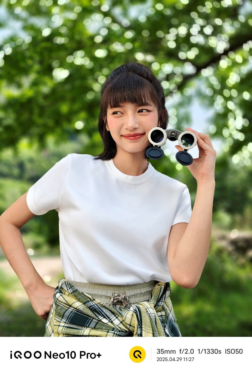 2K屏骁龙双芯旗舰 “超配双芯战神”iQOO Neo10 Pro+发布