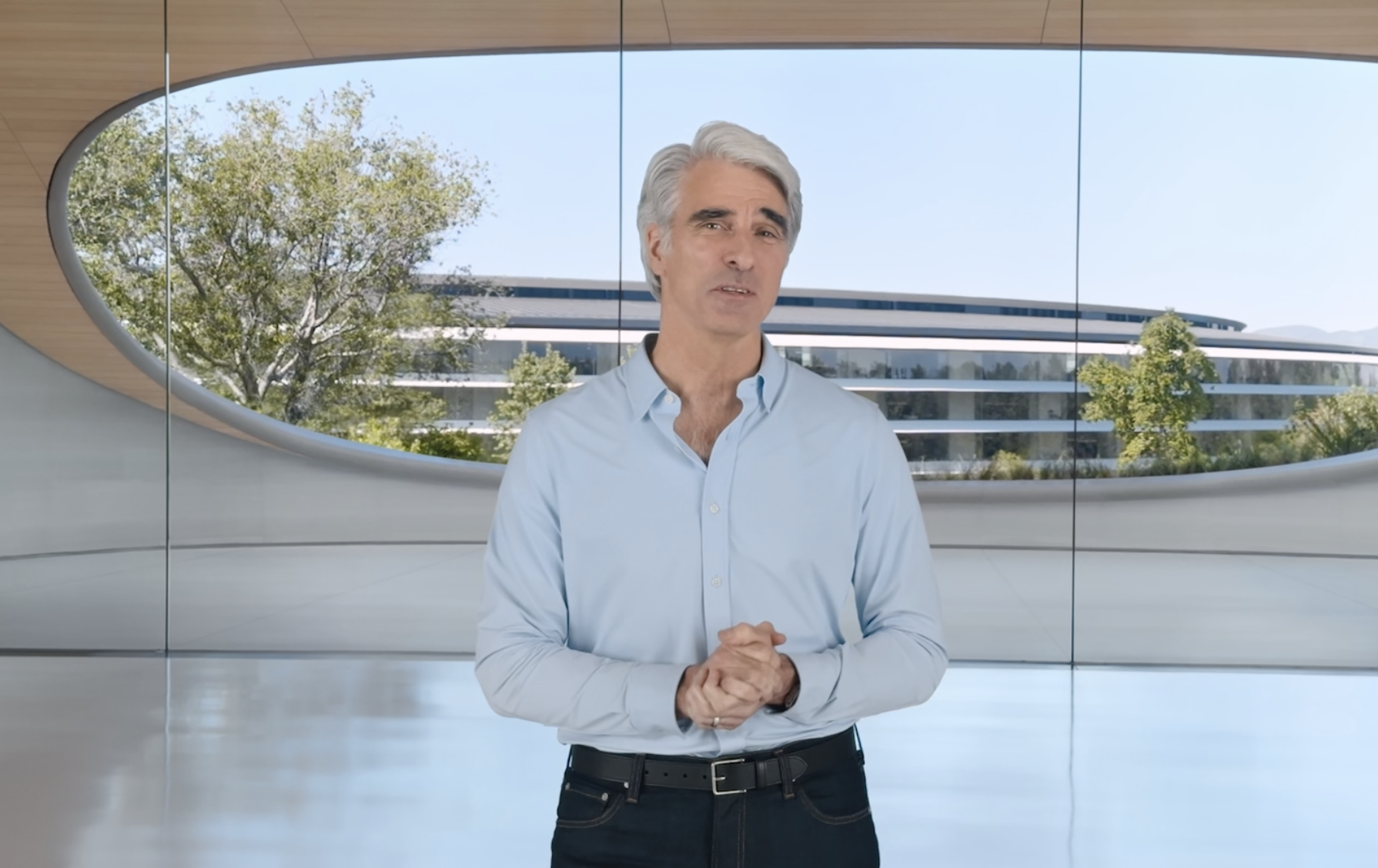 辣评WWDC25：苹果讲了一个半小时AI，留给中国开发者的只有UI升级
