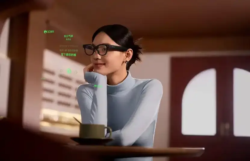 当大模型“溢出”到AI眼镜，从技术奇点到现实困局的“三重叩问”