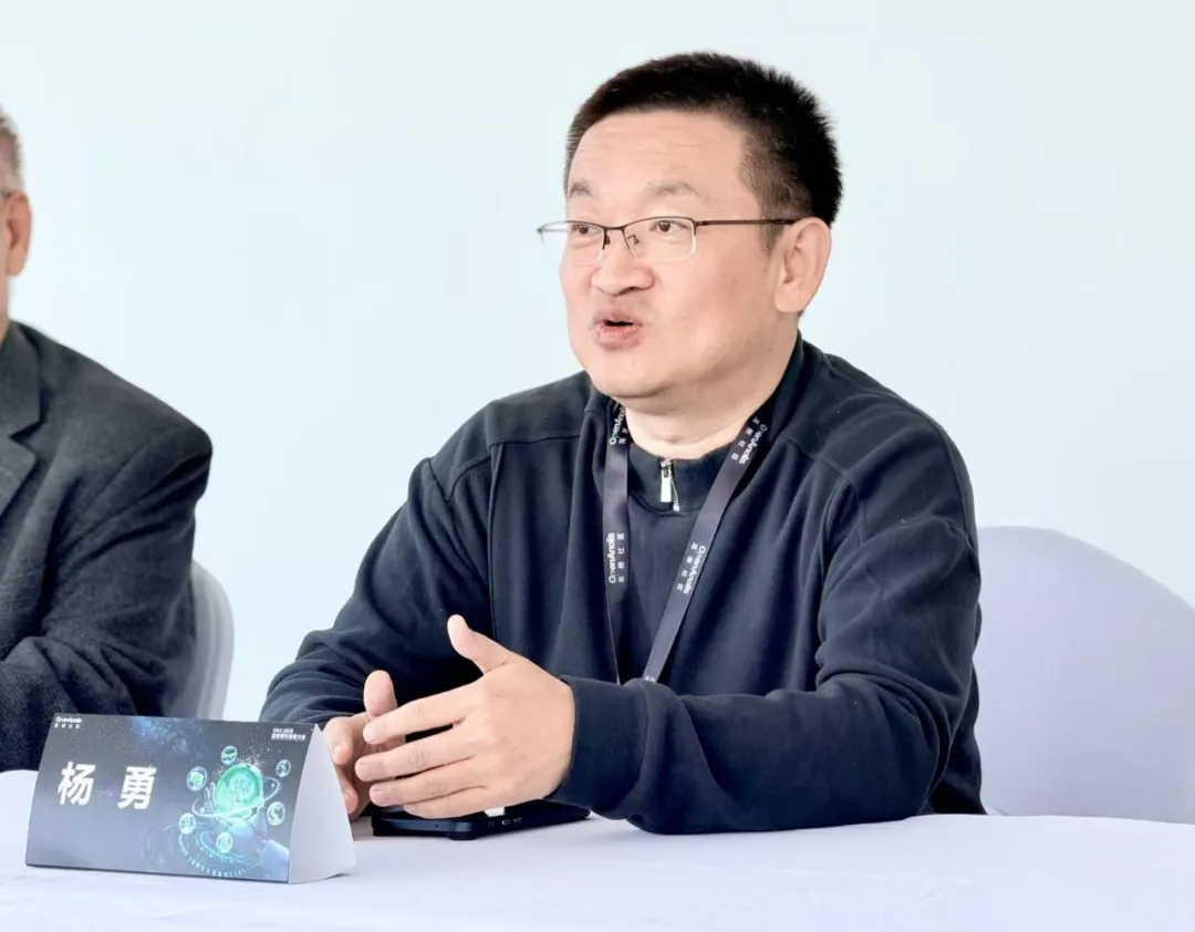 从“内卷”到“竞合”：大模型时代，开源社区能否带领国产OS“场景突围”？